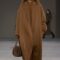 Quiet Power Dressing: L'Eleganza Discreta che Domina il 2026